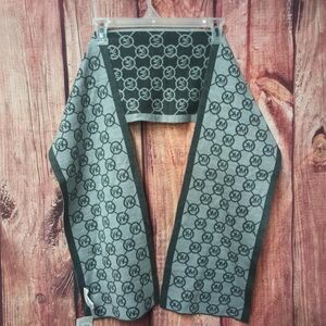 Michael Korrs scarf.